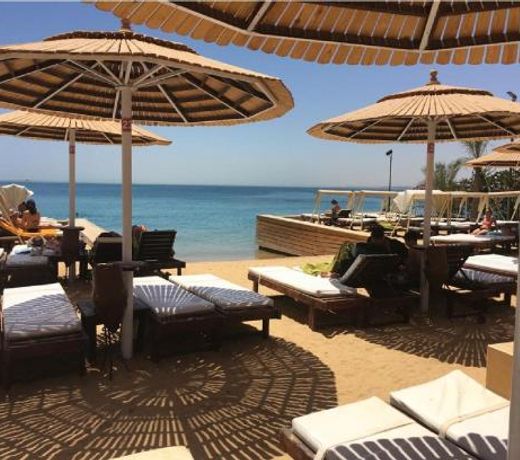 Stylish Pool view studio in Al Dau Heights