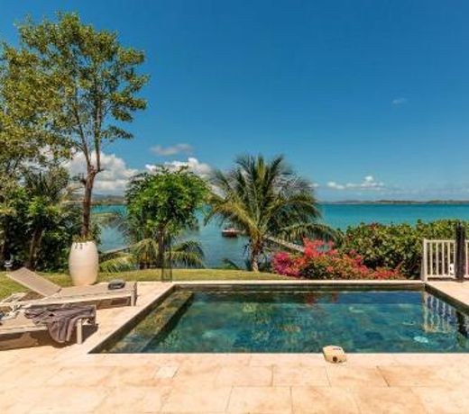 Villa Cerisier piscine et vue imprenable sur la mer