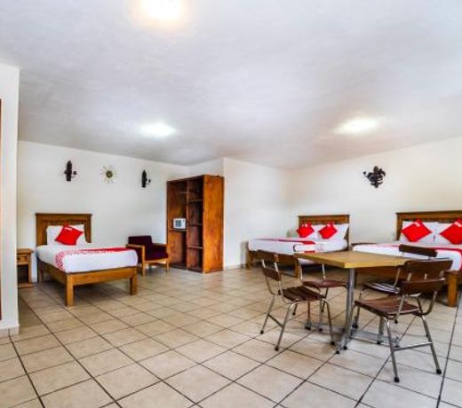 OYO Casa Banqueta Alta