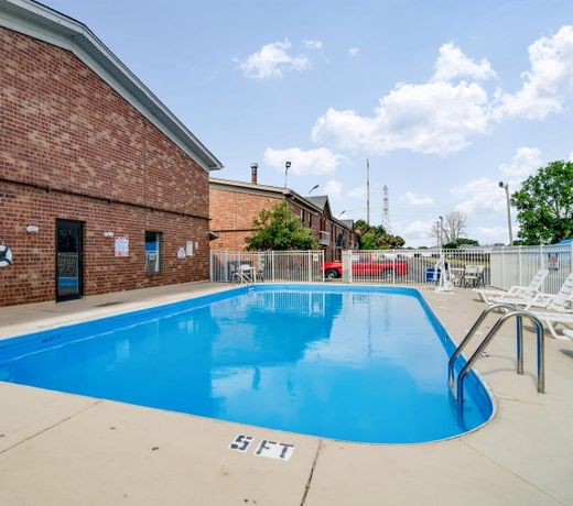 Motel 6-Waukegan, IL