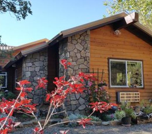 Wikiup Hummingbird Hotel