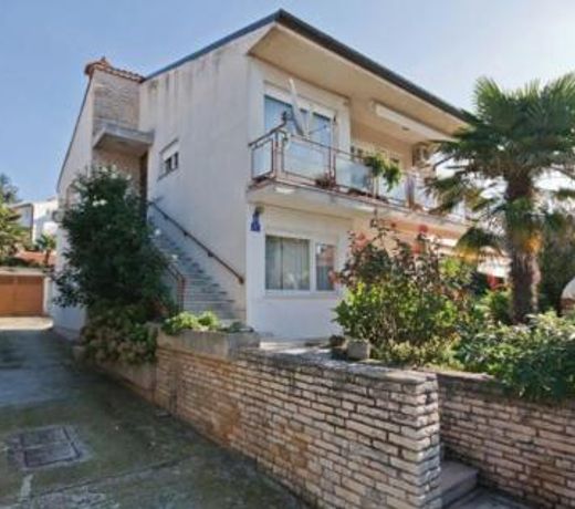 Apartment Vesna 812