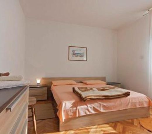 Apartment Vesna 812