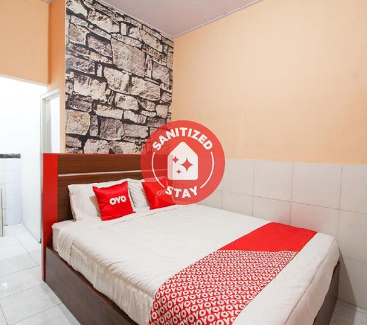 OYO 1594 Al Firdausi Residence