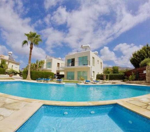 Holmes Place Luxury Seaview Apartments