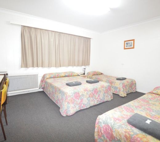 Billabong Motel
