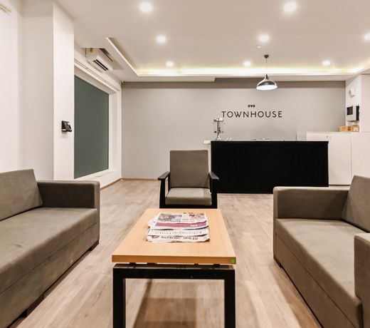 OYO Townhouse 173 Knowledge Park 3