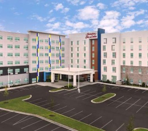 Hampton Inn & Suites Charlotte Airport Lake Pointe