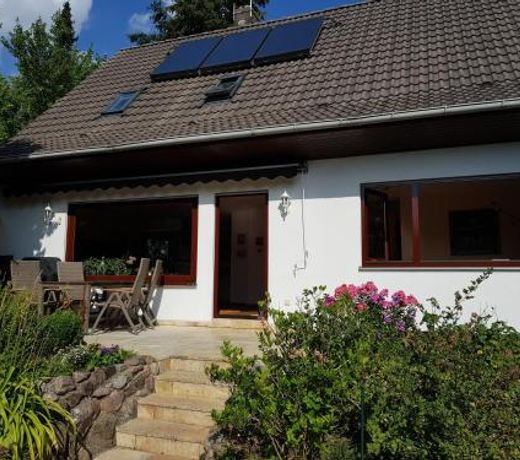 4 Sterne Souterrain Apartment Alt-Mariendorf