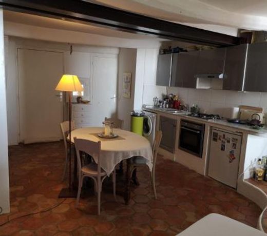 Dans village médiéval piétonnier, Suite exécutive vue mer exceptionnelle