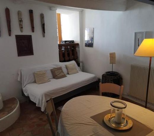 Dans village médiéval piétonnier, Suite exécutive vue mer exceptionnelle