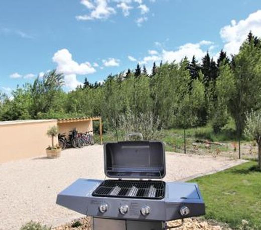 Awesome home in Monteux with WiFi, Private swimming pool and Outdoor swimming pool