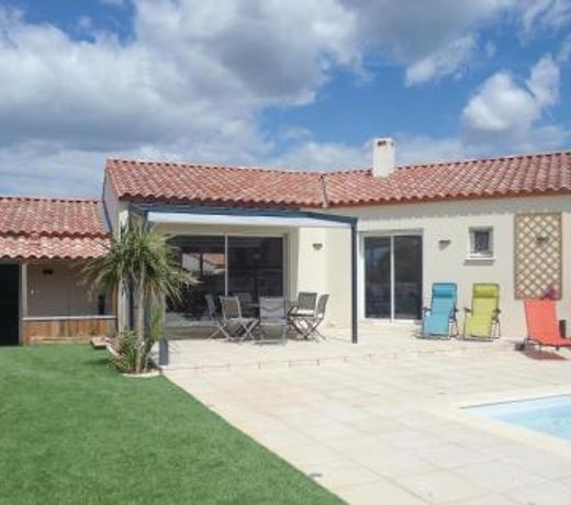 Beautiful home in Ginestas with 3 Bedrooms, WiFi and Outdoor swimming pool