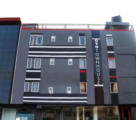 OYO Townhouse 610 Derawal Nagar