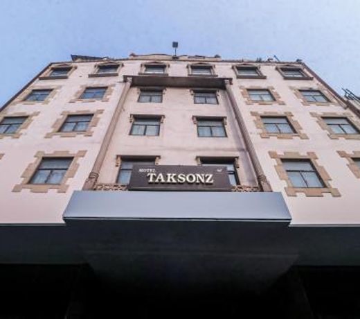 OYO Townhouse 651 Hotel Taksonz