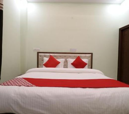 OYO 48657 Hotel Pearl 42