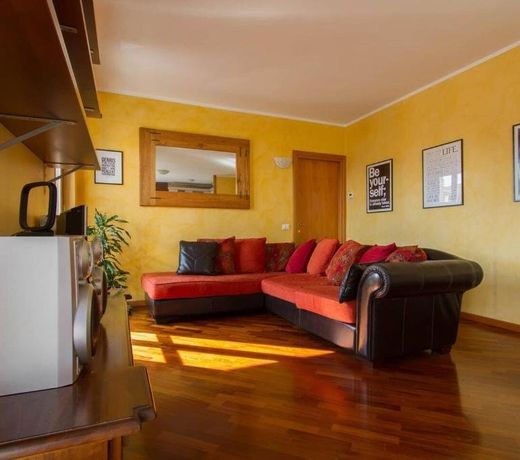 Bright house with 2 bedrooms & a unique terrace