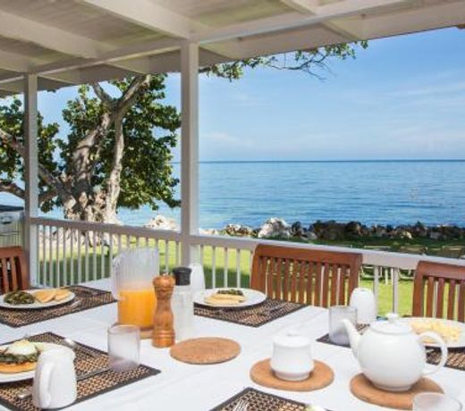 Llantrissant Beachcliff Villa