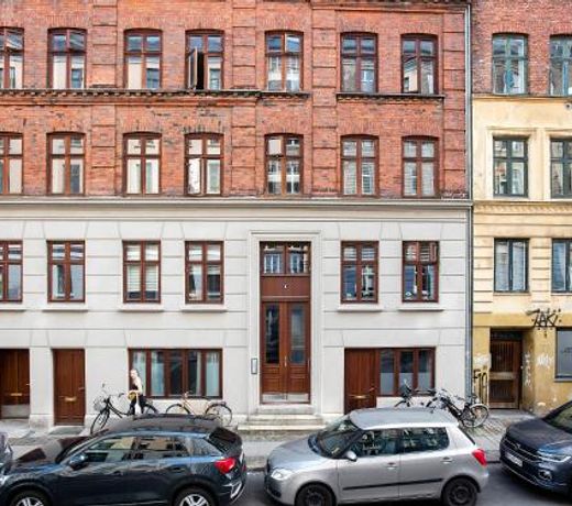 Sanders Park - One-Bedroom Apartment Close to the Metro Station