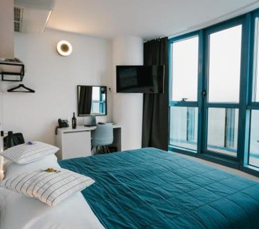 Hotel Blue