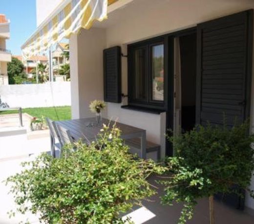 Apartments Emil-close to the beach