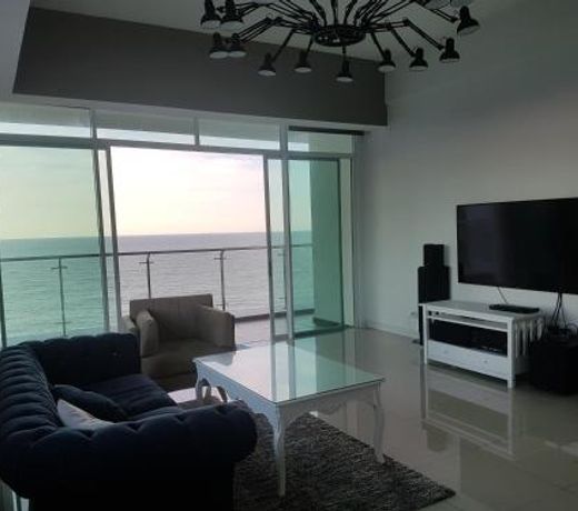 Bay Resort Condominium, 7, Beach-front Sea view, 6-8 PAX
