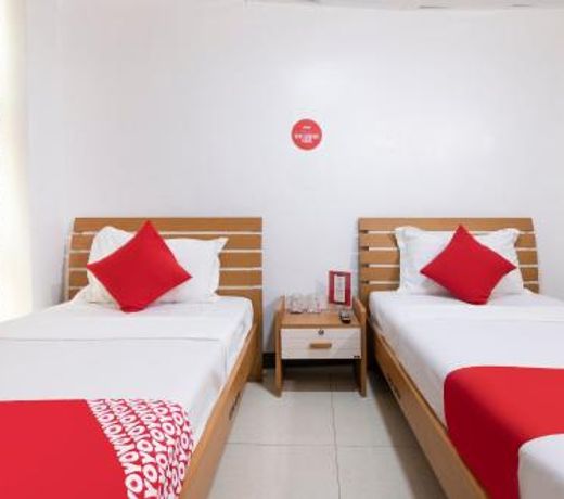 OYO 416 Lucky Hotel