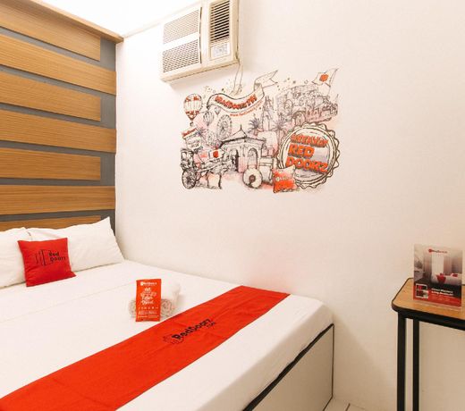 RedDoorz near Fishermall Quezon City