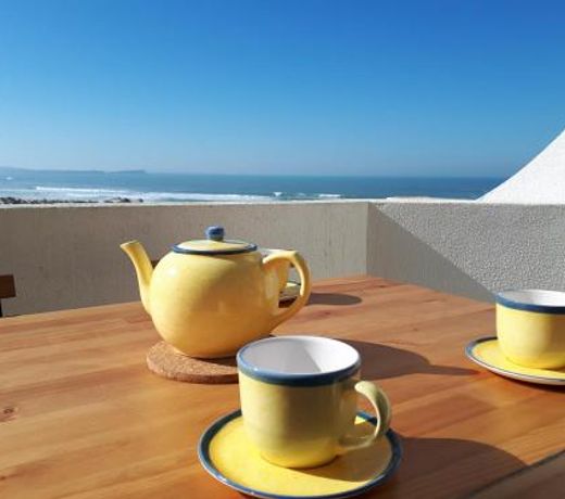 Maresia - Beachfront Peniche Apartment