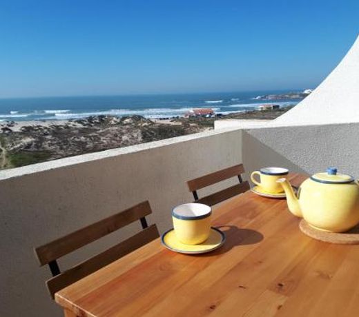 Maresia - Beachfront Peniche Apartment