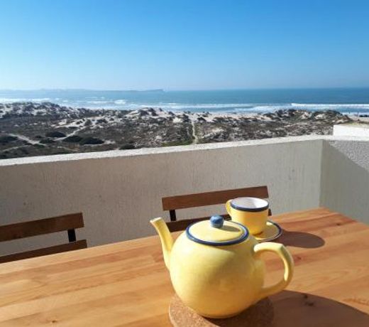 Maresia - Beachfront Peniche Apartment