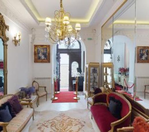 Conacul Coroanei Luxury Boutique Hotel
