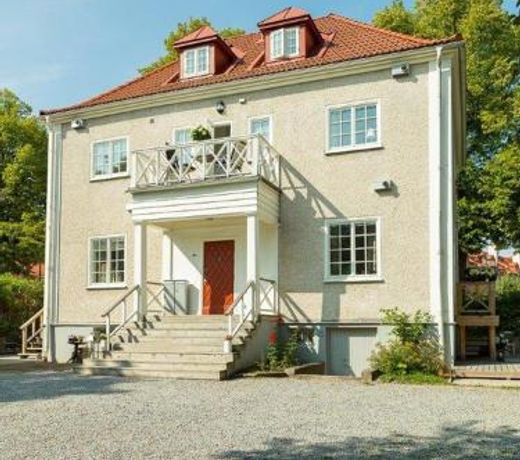 Charming townhouse in unique historical area
