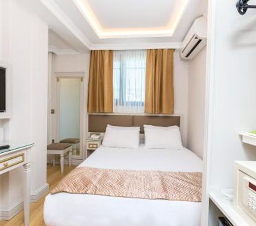 City Hall Hotel