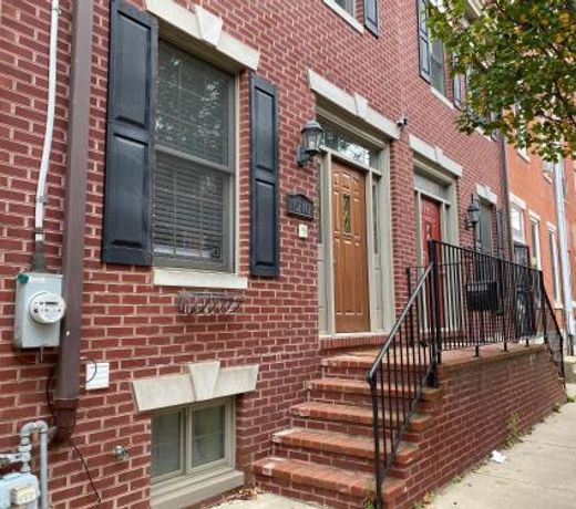 Alina & Fanny - Philadelphia 1210 Mt Vernon St