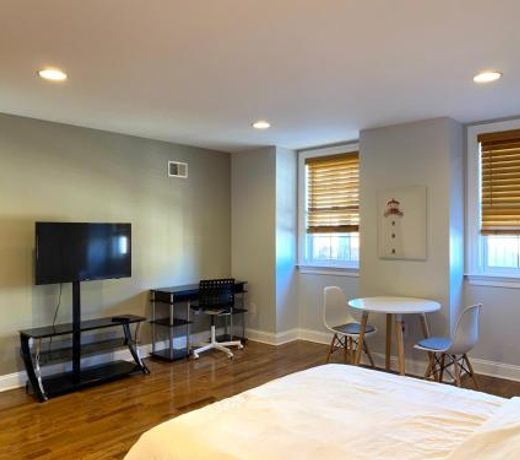 Alina & Fanny - Philadelphia 1210 Mt Vernon St