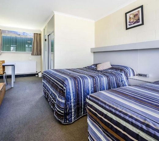 Top of the Town Hotel Motel