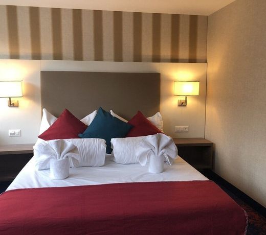 My Home Hotel - Free Parking