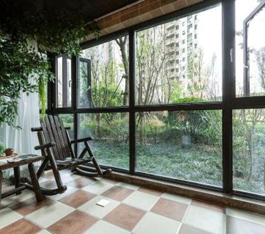 Luoyang City, Henan Province. Waterfront International. Passenger Excellent Apartment.