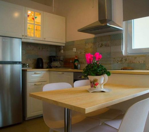 SUNNY CENTRAL LUXURY APARTMENT