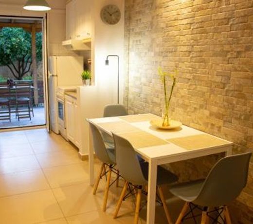 Cozy Studio in Central Glyfada - Sleeps 3