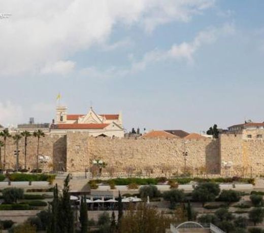 David Village in the Old city by HolyGuest