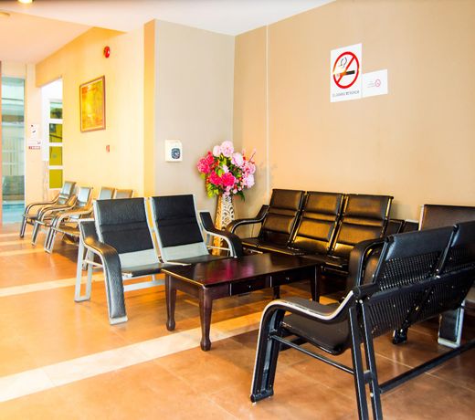 OYO 89408 Royal Hotel