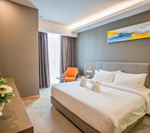 GRAND FLORA HOTEL