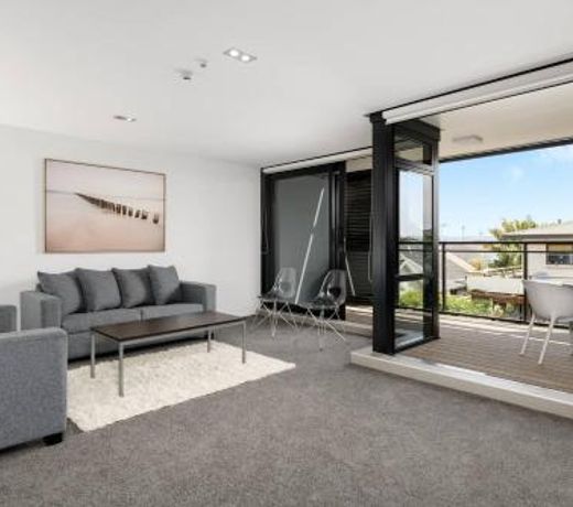 Central Mount Apartment, Quiet and Spacious with Pool