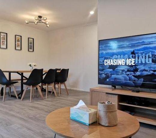 Hello Seaview! 4 BRs House in Central Location!