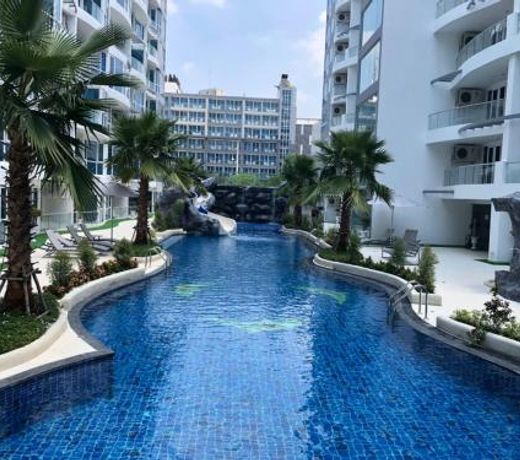 Luxury Business Suits in Grand Avenue by Pattaya City Estates