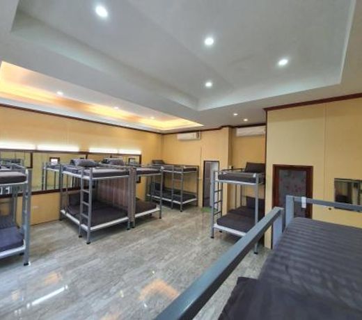 We Hostel Khaolak