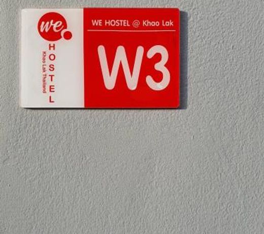 We Hostel Khaolak