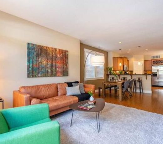 Modern home, Four bedrooms, King Beds